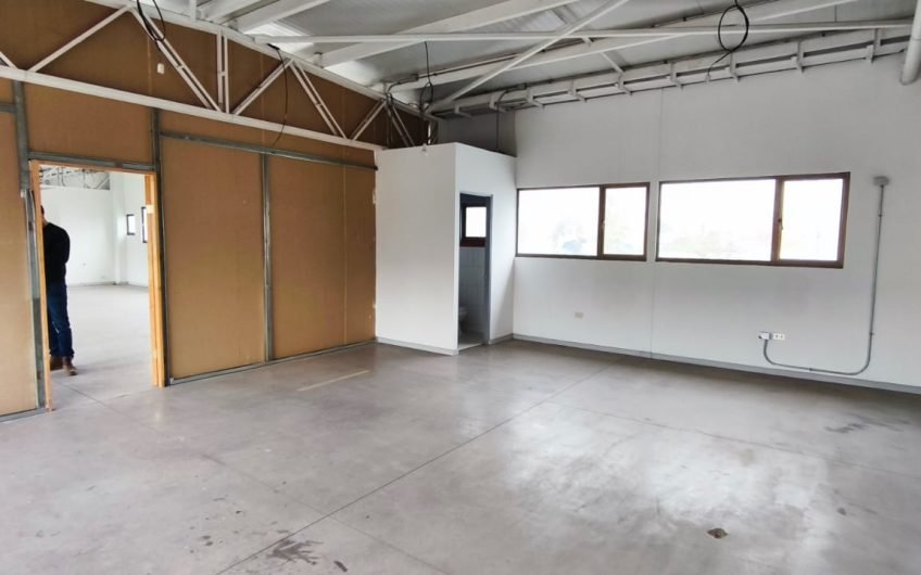 LOCAL COMERCIAL Y OFICINAS ARRIENDO