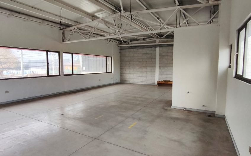 LOCAL COMERCIAL Y OFICINAS ARRIENDO