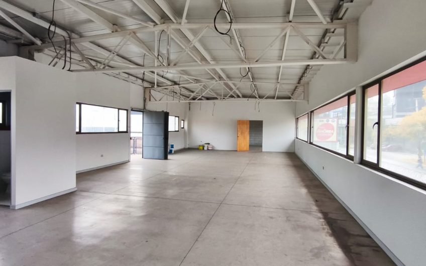 LOCAL COMERCIAL Y OFICINAS ARRIENDO