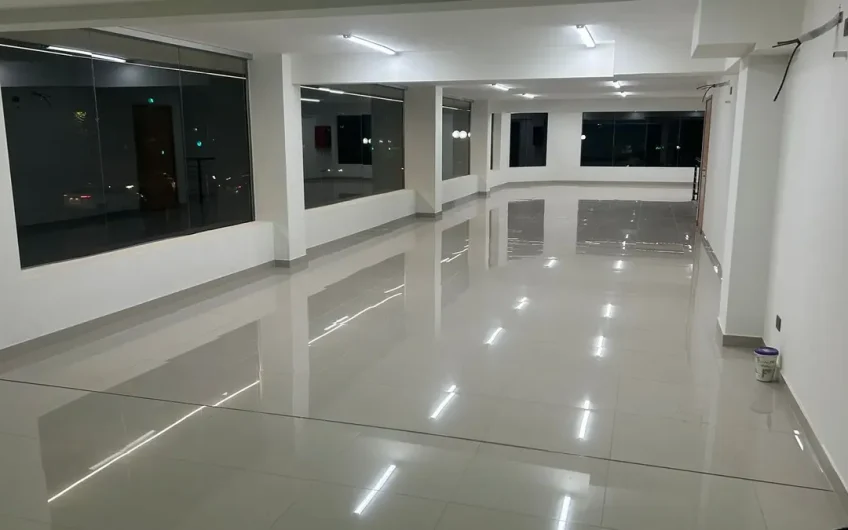 LOCAL COMERCIAL LOS LEONES  PROVIDENCIA 280 M2 ARRIENDO