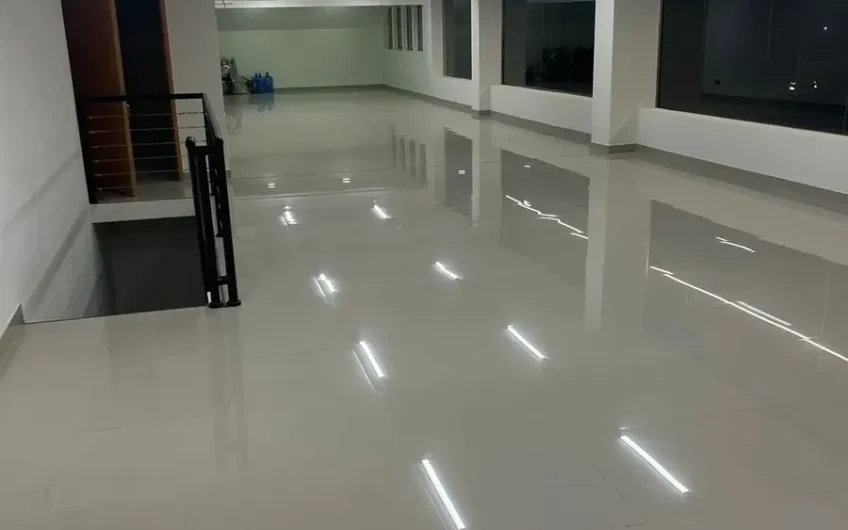LOCAL COMERCIAL LOS LEONES  PROVIDENCIA 280 M2 ARRIENDO