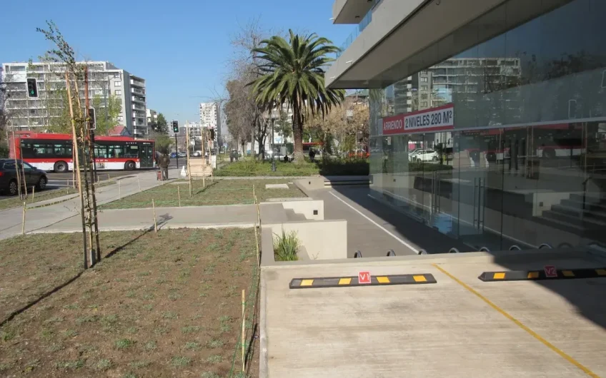 LOCAL COMERCIAL LOS LEONES  PROVIDENCIA 280 M2 ARRIENDO