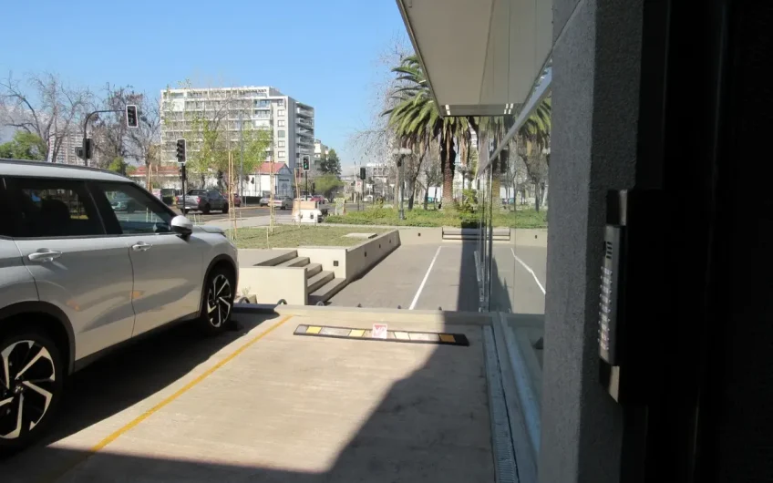 LOCAL COMERCIAL LOS LEONES  PROVIDENCIA 280 M2 ARRIENDO