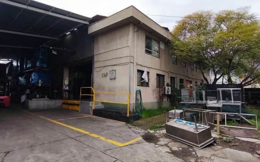 PROPIEDAD INDUSTRIAL EN PARQUE LA REINA